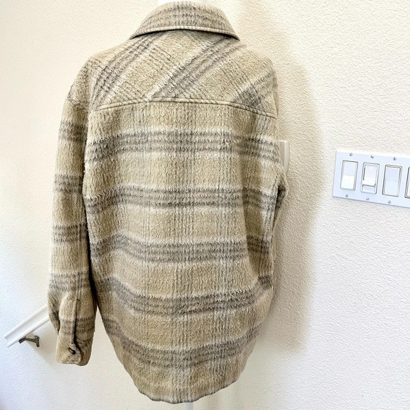 OAK + FORT Shacket Size Small Relaxed fit. Shirt silhouette. Fuzzy plaid fabric. - Picture 4 of 16